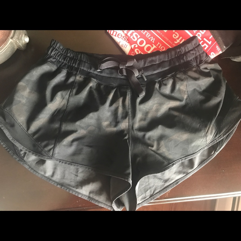 Lululemon 🍋 Savasana camo shorts